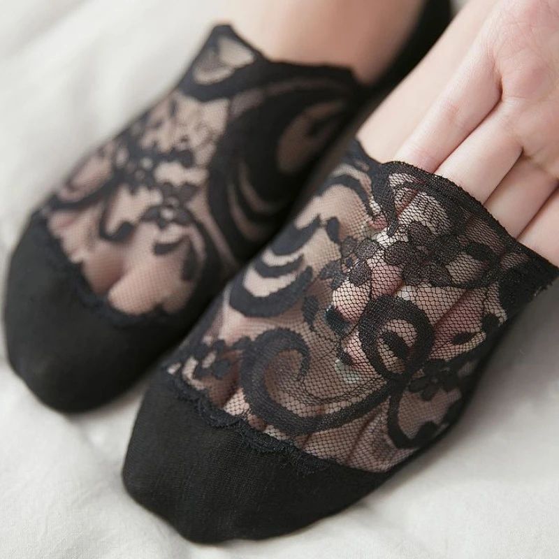 Delicate Floral Lace Non-Slip Invisible Liner Socks for Women – Breathable & Comfortable Footwear - Image 4