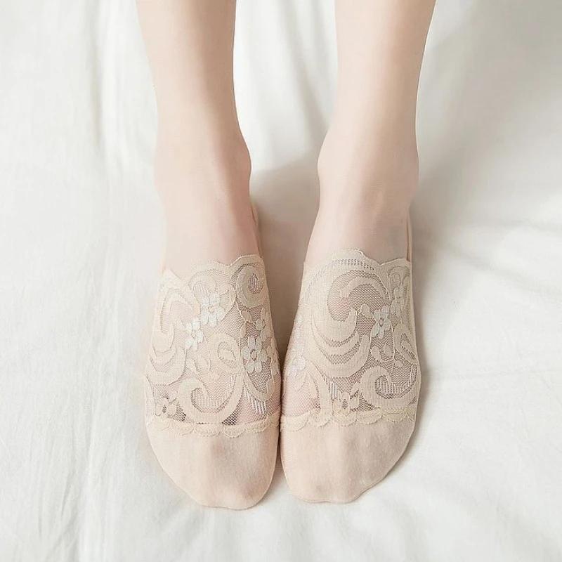 Delicate Floral Lace Non-Slip Invisible Liner Socks for Women – Breathable & Comfortable Footwear - Image 8