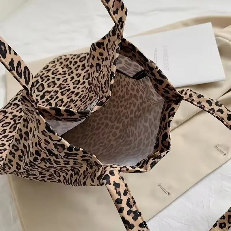 Fashionable Printed Canvas Shoulder Tote Bag for Everyday Style & Shopping - Image 3