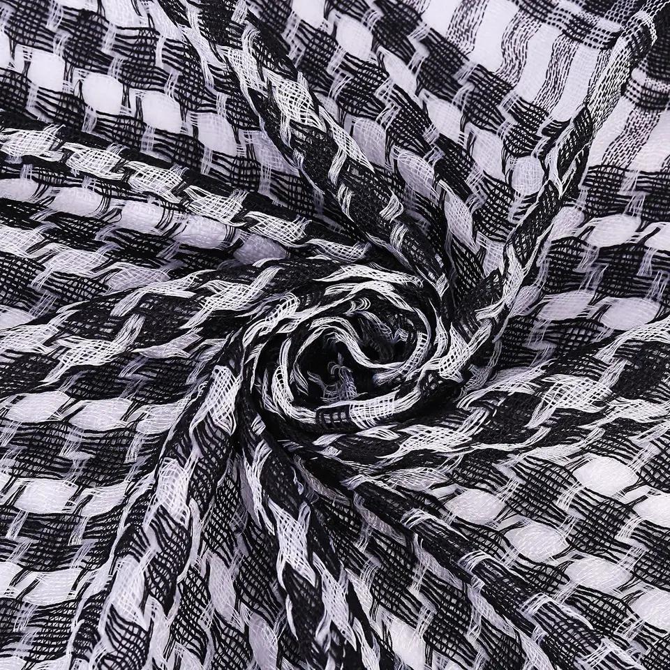 Versatile Unisex Plaid Shemagh Scarf with Tassels – All-Season Fashion Accessory - Image 4
